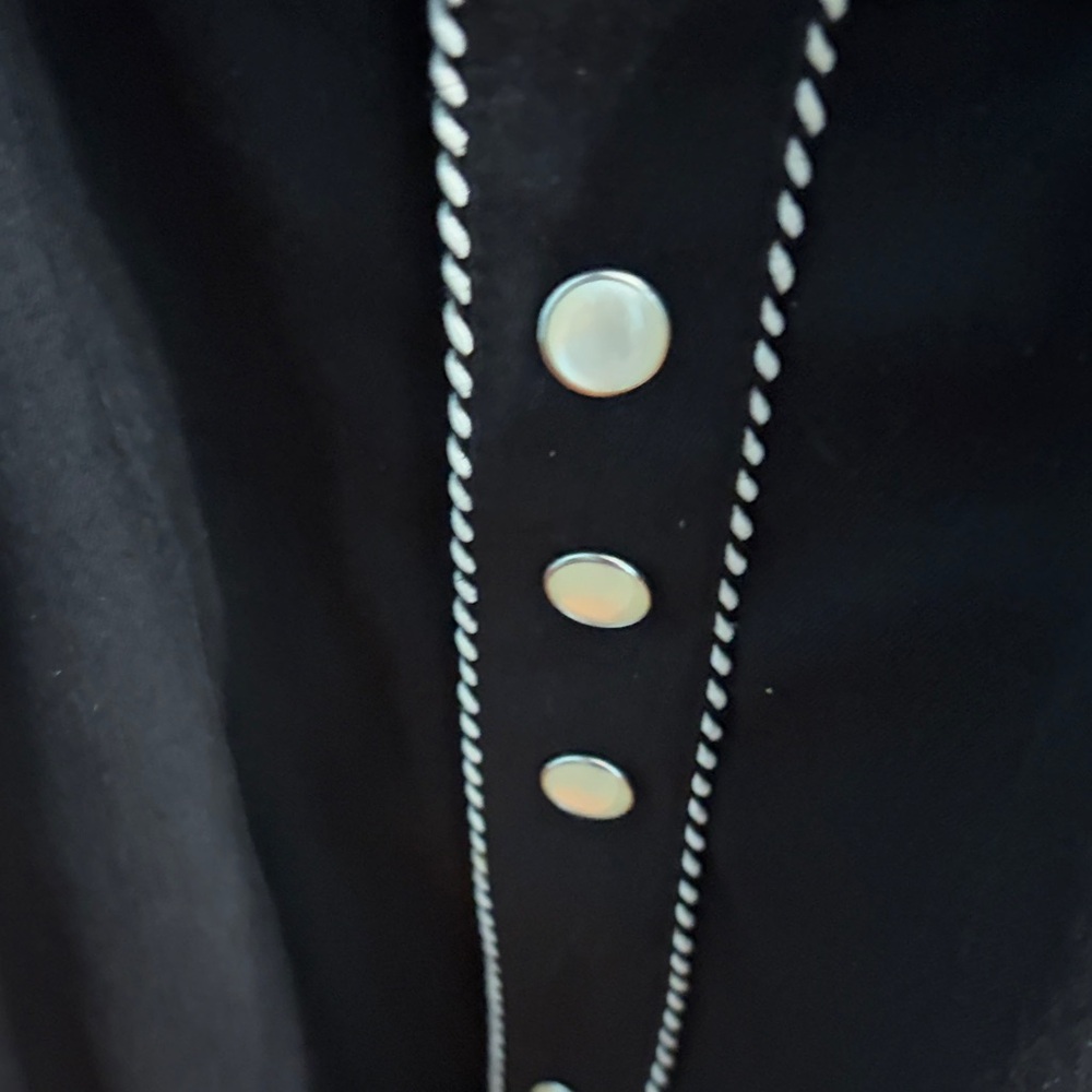 Scully Black Shirt with Elegant Silver Details - Picture 4 of 7